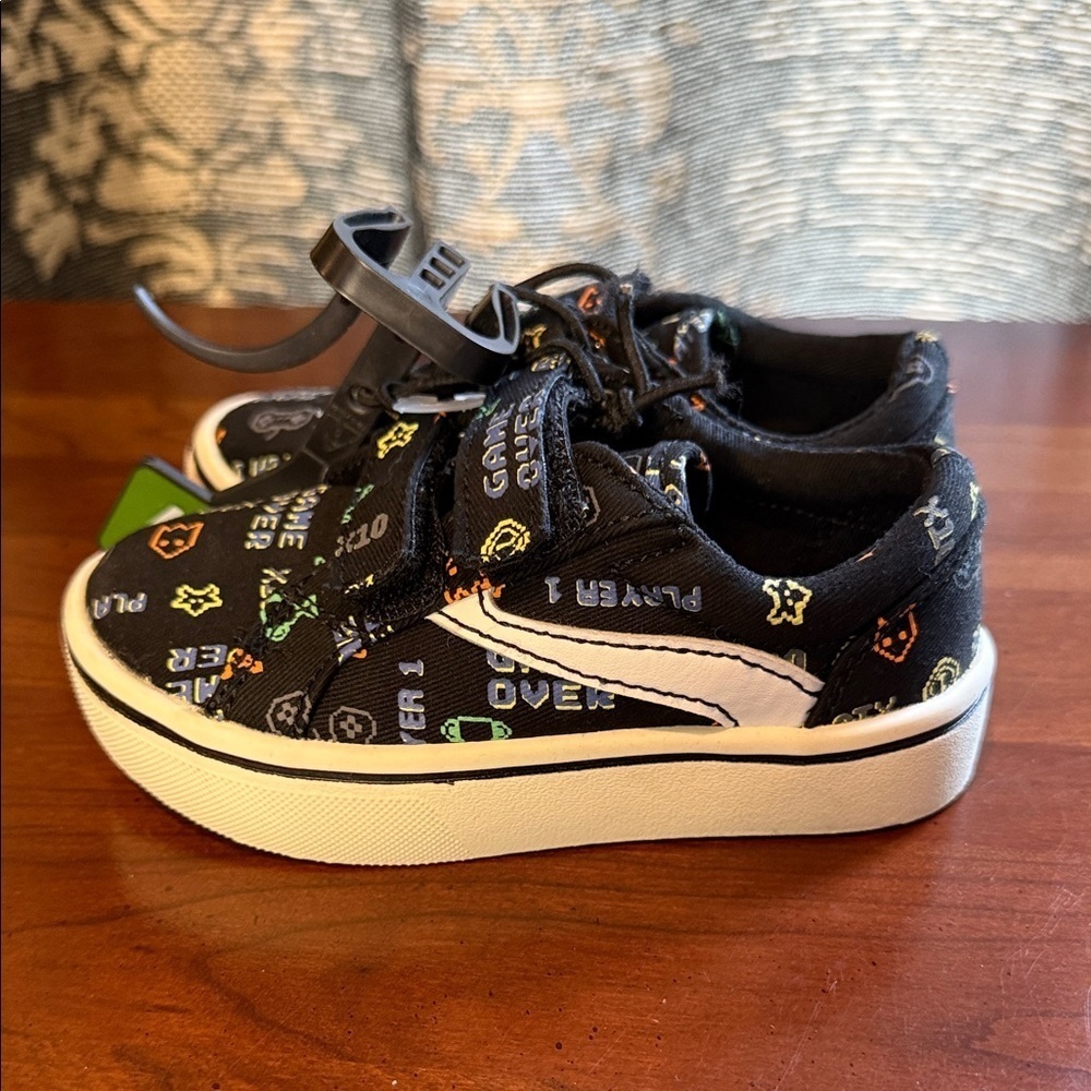 George Black Game-Themed Kids Sneakers Size 7 - Picture 6 of 9